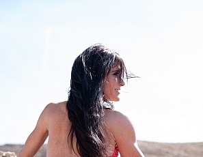 SofieMarieXXX/WW Red Bubble Clip Bikini Desert
